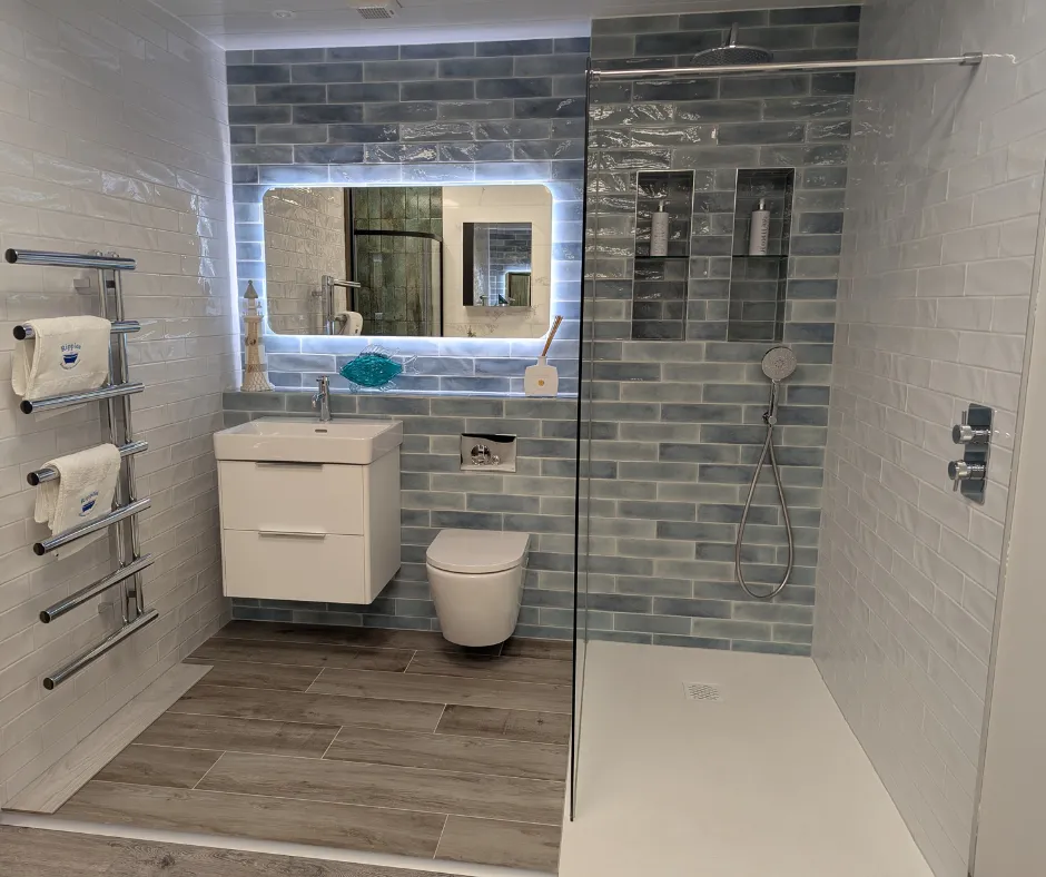 Vibrant Subway Tile Design with a Fresh Turquoise Accent